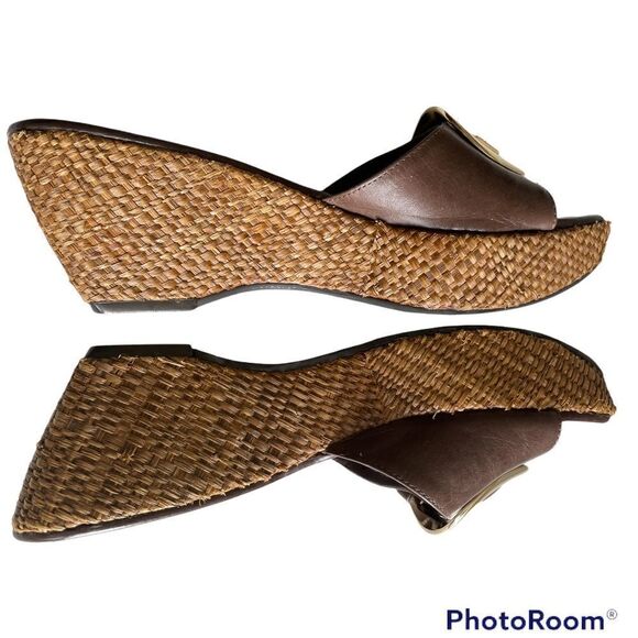 Antonio Melani Platform Sandals Mules, Size 6 1/2 Brown Buckles with Gold Metal - Picture 6 of 7